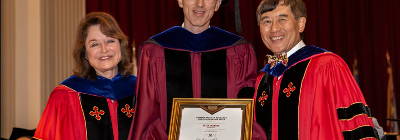 Peter Shawhan receiving award